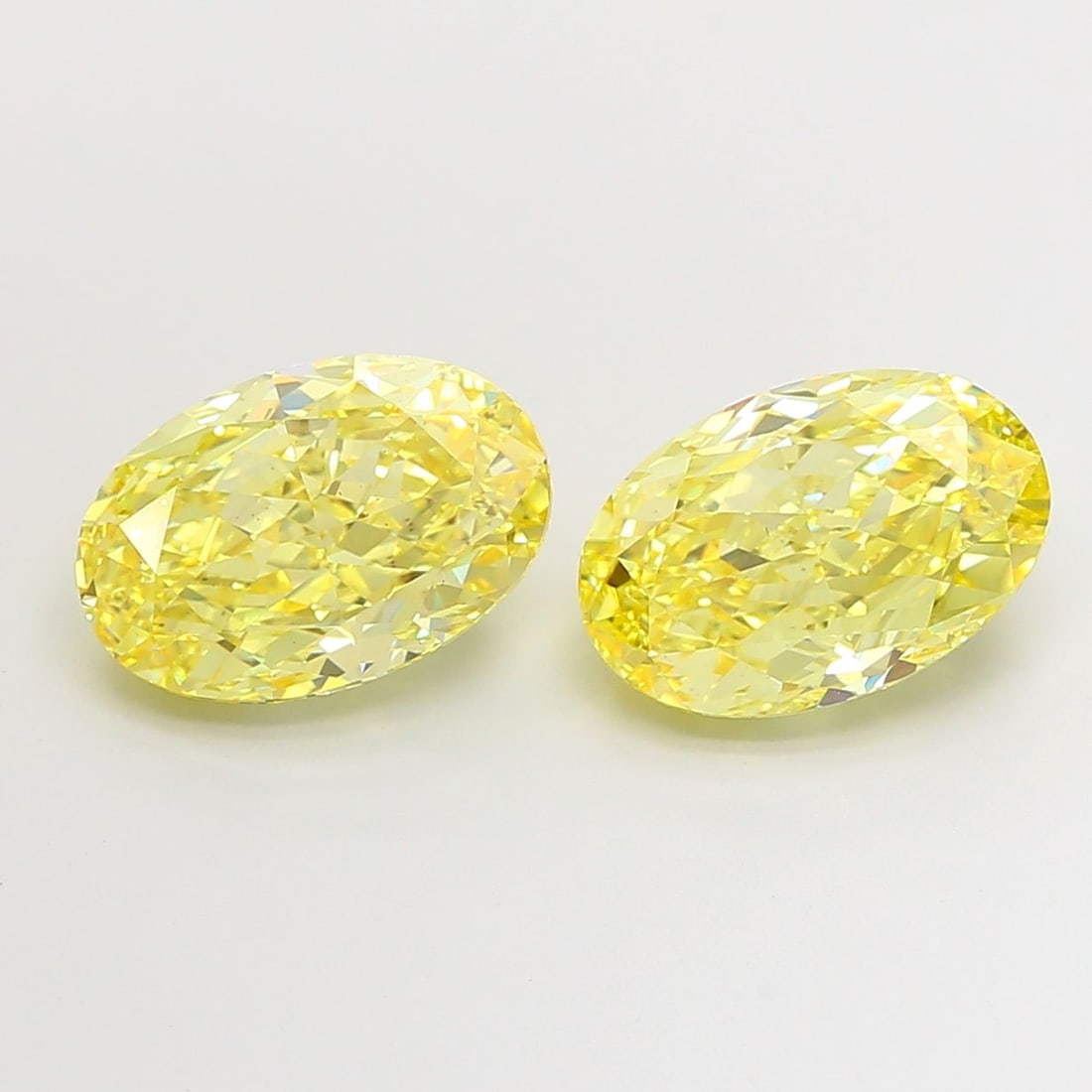 Loose Diamond - OVAL 4.71ct Fancy Intense Yellow VS1: Loose Diamond - OVAL 4.71ct Fancy Intense Yellow VS1 Source: This is a real non-mined Diamond that has been grown in a lab Shape: OVAL Carats: 4.71 Color: Fancy Intense Yellow Certification: IGI Video