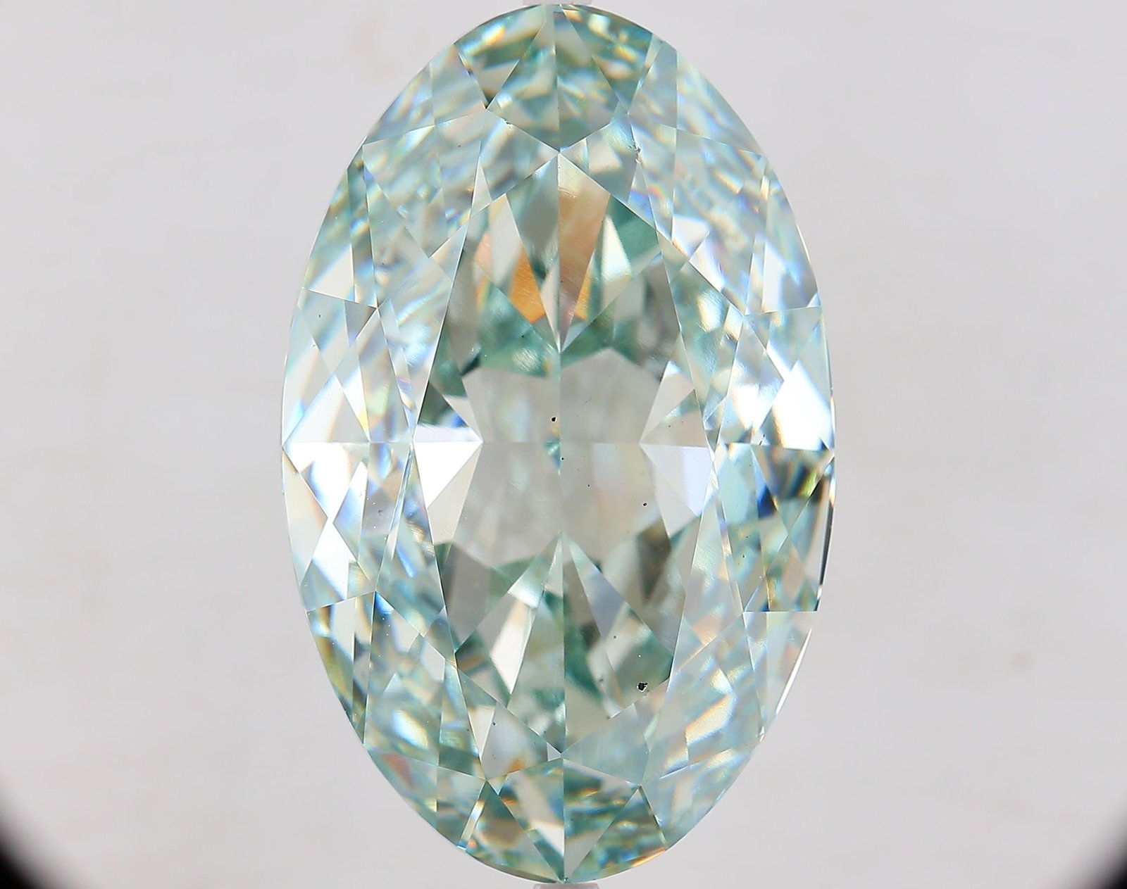 Loose Diamond - OVAL 34.04ct Fancy Intense Green VS2: Loose Diamond - OVAL 34.04ct Fancy Intense Green VS2 Source: This is a real non-mined Diamond that has been grown in a lab Shape: OVAL Carats: 34.04 Color: Fancy Intense Green Certification: IGI Video