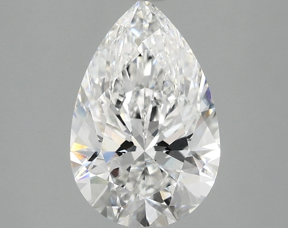 Loose Diamond - PEAR 2.23ct E VVS2: Loose Diamond - PEAR 2.23ct E VVS2 Source: This is a real non-mined Diamond that has been grown in a lab Shape: PEAR Carats: 2.23 Color: E Clarity: VVS2 Certification: IGI Condition: Pre-Owned PLEASE 
