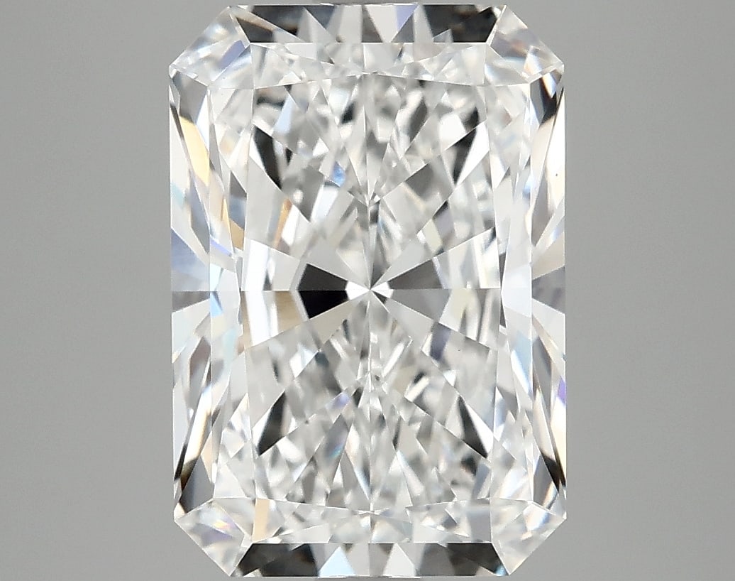 Loose Diamond - RADIANT 4.92ct E VS1: Loose Diamond - RADIANT 4.92ct E VS1 Source: This is a real non-mined Diamond that has been grown in a lab Shape: RADIANT Carats: 4.92 Color: E Clarity: VS1 Certification: IGI Condition: Pre-Owned PLE
