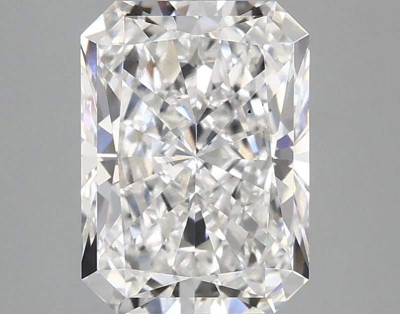 Loose Diamond - RADIANT 2.52ct E VS2: Loose Diamond - RADIANT 2.52ct E VS2 Source: This is a real non-mined Diamond that has been grown in a lab Shape: RADIANT Carats: 2.52 Color: E Clarity: VS2 Certification: IGI Condition: Pre-Owned PLE