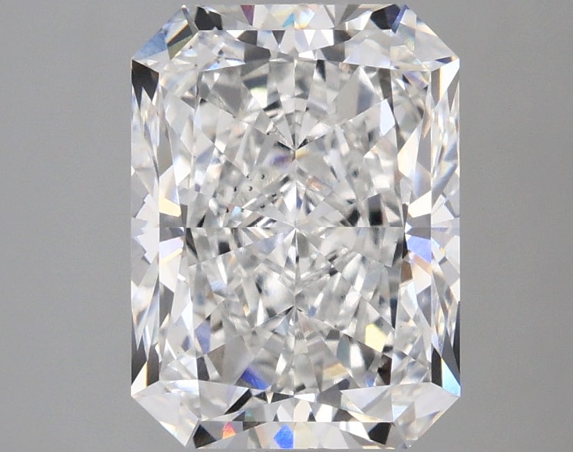 Loose Diamond - RADIANT 2.81ct E VS2: Loose Diamond - RADIANT 2.81ct E VS2 Source: This is a real non-mined Diamond that has been grown in a lab Shape: RADIANT Carats: 2.81 Color: E Clarity: VS2 Certification: IGI Condition: Pre-Owned PLE