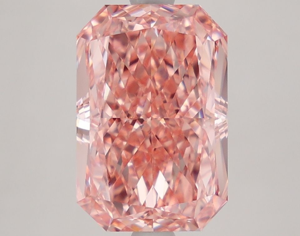 Loose Diamond - RADIANT 4.13ct Fancy Vivid Pink VVS2: Loose Diamond - RADIANT 4.13ct Fancy Vivid Pink VVS2 Source: This is a real non-mined Diamond that has been grown in a lab Shape: RADIANT Carats: 4.13 Color: Fancy Vivid Pink Certification: IGI Video: