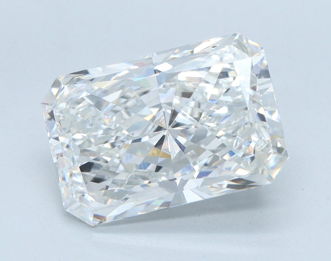 Loose Diamond - RADIANT 4.01ct E VS2: Loose Diamond - RADIANT 4.01ct E VS2 Source: This is a real non-mined Diamond that has been grown in a lab Shape: RADIANT Carats: 4.01 Color: E Clarity: VS2 Certification: IGI Condition: Pre-Owned PLE