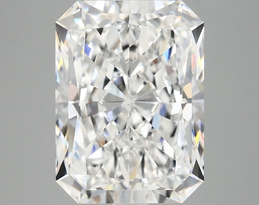 Loose Diamond - RADIANT 3.81ct D VVS2: Loose Diamond - RADIANT 3.81ct D VVS2 Source: This is a real non-mined Diamond that has been grown in a lab Shape: RADIANT Carats: 3.81 Color: D Clarity: VVS2 Certification: IGI Condition: Pre-Owned P