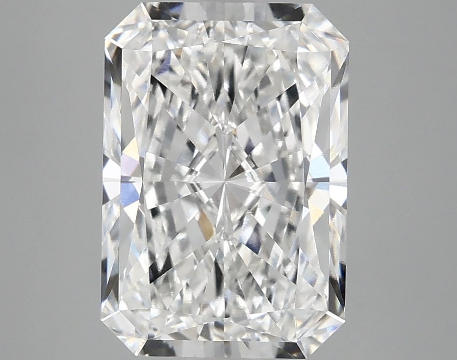 Loose Diamond - RADIANT 3.4ct E VVS2: Loose Diamond - RADIANT 3.4ct E VVS2 Source: This is a real non-mined Diamond that has been grown in a lab Shape: RADIANT Carats: 3.4 Color: E Clarity: VVS2 Certification: IGI Condition: Pre-Owned PLE