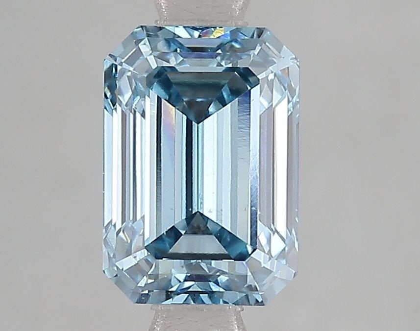 Loose Diamond - EMERALD 1.99ct Fancy Vivid Blue VS2: Loose Diamond - EMERALD 1.99ct Fancy Vivid Blue VS2 Source: This is a real non-mined Diamond that has been grown in a lab Shape: EMERALD Carats: 1.99 Color: Fancy Vivid Blue Certification: IGI PLEASE 