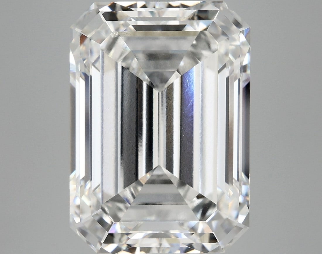 Loose Diamond - EMERALD 13.15ct E VS1: Loose Diamond - EMERALD 13.15ct E VS1 Source: This is a real non-mined Diamond that has been grown in a lab Shape: EMERALD Carats: 13.15 Color: E Clarity: VS1 Certification: IGI Condition: Pre-Owned P