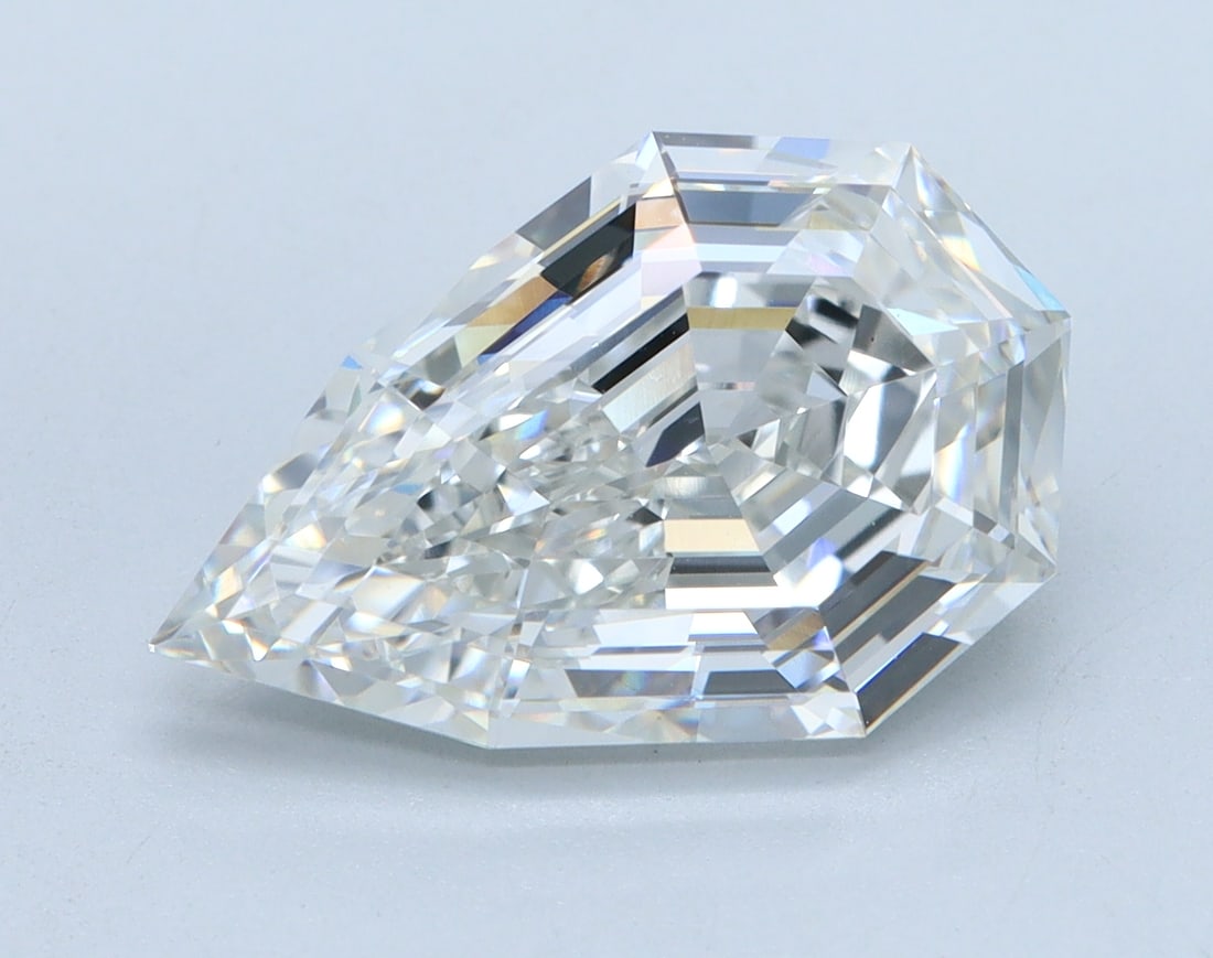 Loose Diamond - PEAR STEP 3.84ct E VVS2: Loose Diamond - PEAR STEP 3.84ct E VVS2 Source: This is a real non-mined Diamond that has been grown in a lab Shape: PEAR STEP Carats: 3.84 Color: E Clarity: VVS2 Certification: IGI Condition: Pre-Own