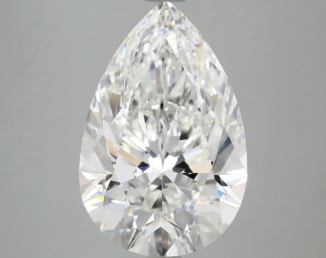 Loose Diamond - PEAR 4.87ct D VS1: Loose Diamond - PEAR 4.87ct D VS1 Source: This is a real non-mined Diamond that has been grown in a lab Shape: PEAR Carats: 4.87 Color: D Clarity: VS1 Certification: IGI Condition: Pre-Owned PLEASE NO