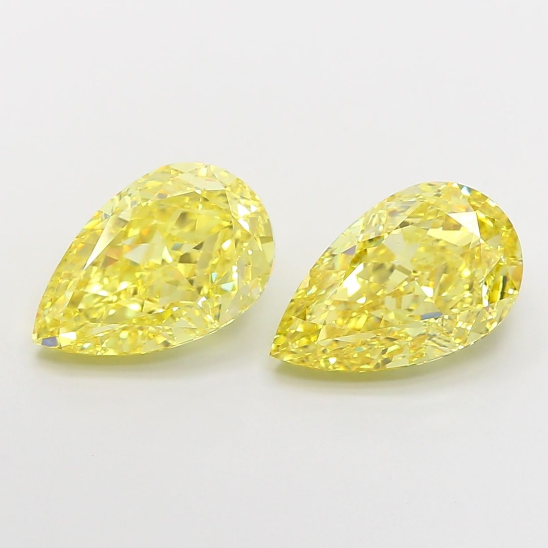 Loose Diamond - PEAR 4.07ct Fancy Intense Yellow VS2 (1 of 1)