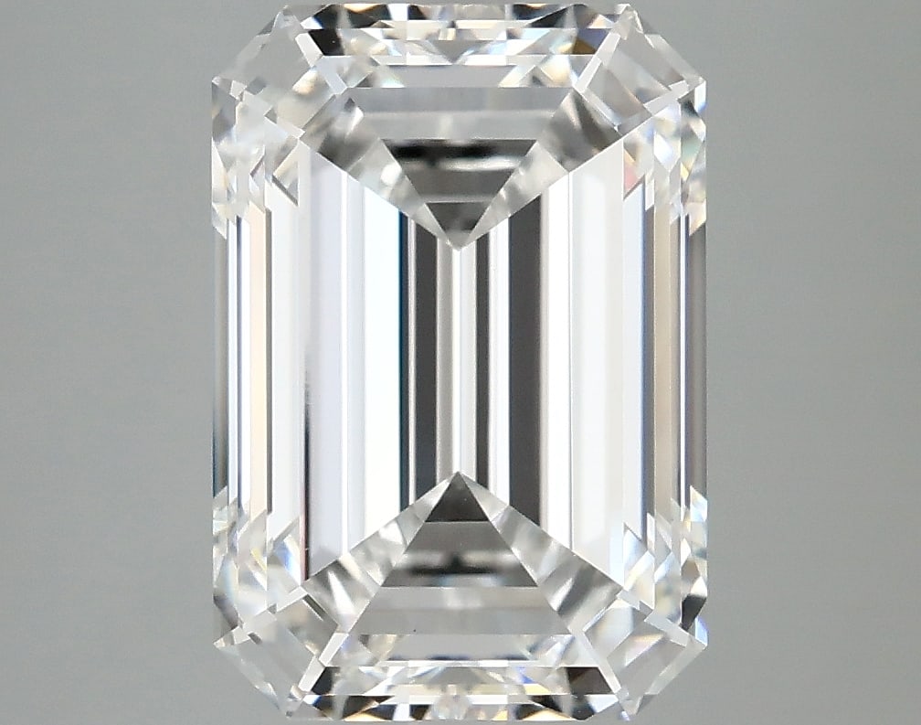 Loose Diamond - EMERALD 4.87ct D VVS2: Loose Diamond - EMERALD 4.87ct D VVS2 Source: This is a real non-mined Diamond that has been grown in a lab Shape: EMERALD Carats: 4.87 Color: D Clarity: VVS2 Certification: IGI Condition: Pre-Owned P