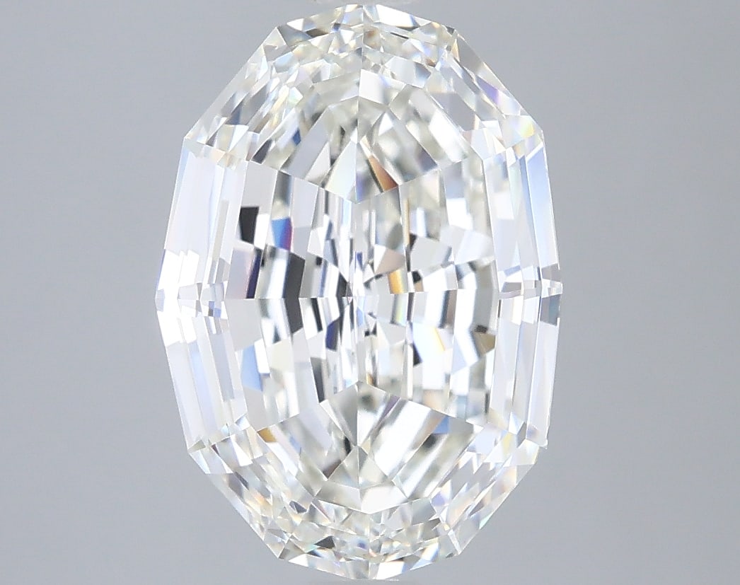 Loose Diamond - OVAL STEP CUT 4.51ct G VVS2: Loose Diamond - OVAL STEP CUT 4.51ct G VVS2 Source: This is a real non-mined Diamond that has been grown in a lab Shape: OVAL STEP CUT Carats: 4.51 Color: G Clarity: VVS2 Certification: IGI Condition: