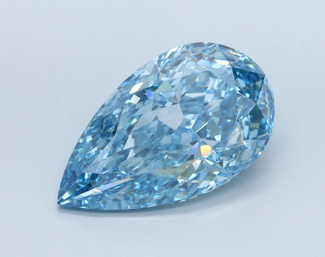 Loose Diamond - PEAR 4.45ct BLUE VS1: Loose Diamond - PEAR 4.45ct BLUE VS1 Source: This is a real non-mined Diamond that has been grown in a lab Shape: PEAR Carats: 4.45 Color: BLUE Clarity: VS1 Certification: IGI Condition: Pre-Owned PLE