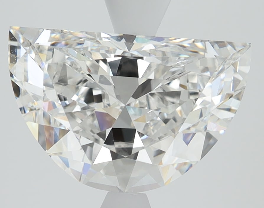 Loose Diamond - HALFMOON 2.83ct D VVS1: Loose Diamond - HALFMOON 2.83ct D VVS1 Source: This is a real non-mined Diamond that has been grown in a lab Shape: HALFMOON Carats: 2.83 Color: D Clarity: VVS1 Certification: IGI Condition: Pre-Owned