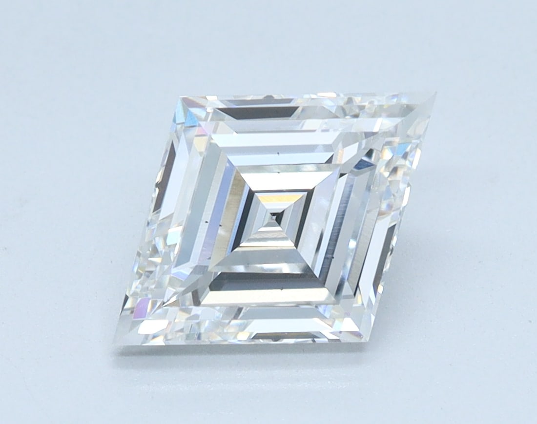 Loose Diamond - LOZENGE 1.6ct E VS2: Loose Diamond - LOZENGE 1.6ct E VS2 Source: This is a real non-mined Diamond that has been grown in a lab Shape: LOZENGE Carats: 1.6 Color: E Clarity: VS2 Certification: IGI Condition: Pre-Owned PLEAS