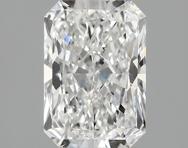 Loose Diamond - RADIANT 1.78ct E VS1: Loose Diamond - RADIANT 1.78ct E VS1 Source: This is a real non-mined Diamond that has been grown in a lab Shape: RADIANT Carats: 1.78 Color: E Clarity: VS1 Certification: IGI Condition: Pre-Owned PLE