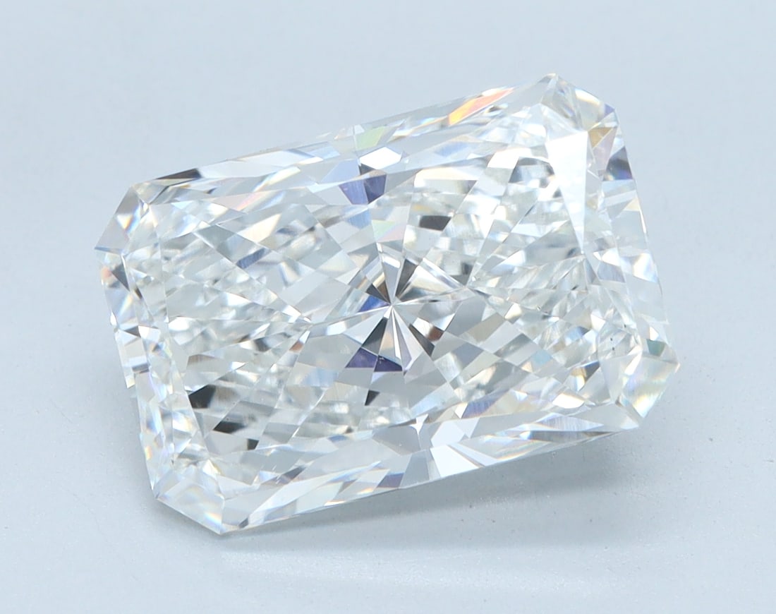 Loose Diamond - RADIANT 4.01ct E VS2: Loose Diamond - RADIANT 4.01ct E VS2 Source: This is a real non-mined Diamond that has been grown in a lab Shape: RADIANT Carats: 4.01 Color: E Clarity: VS2 Certification: IGI Condition: Pre-Owned PLE