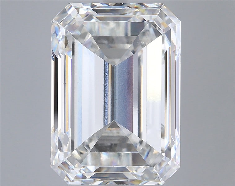 Loose Diamond - EMERALD 19.97ct G VS1: Loose Diamond - EMERALD 19.97ct G VS1 Source: This is a real non-mined Diamond that has been grown in a lab Shape: EMERALD Carats: 19.97 Color: G Clarity: VS1 Certification: IGI Condition: Pre-Owned P