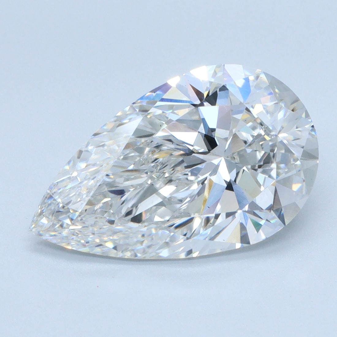 Loose Diamond - PEAR 3.53ct F VS2: Loose Diamond - PEAR 3.53ct F VS2 Source: This is a real non-mined Diamond that has been grown in a lab Shape: PEAR Carats: 3.53 Color: F Clarity: VS2 Certification: IGI Condition: Pre-Owned PLEASE NO