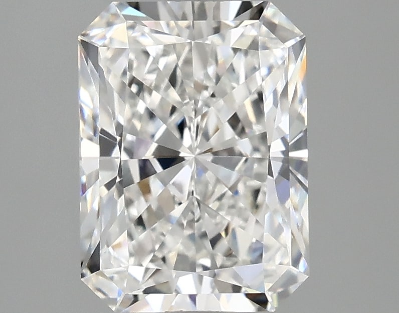 Loose Diamond - RADIANT 2.47ct D VVS2: Loose Diamond - RADIANT 2.47ct D VVS2 Source: This is a real non-mined Diamond that has been grown in a lab Shape: RADIANT Carats: 2.47 Color: D Clarity: VVS2 Certification: IGI Condition: Pre-Owned P