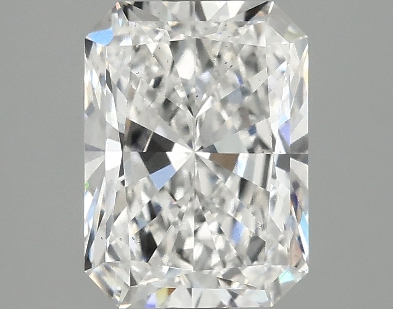 Loose Diamond - RADIANT 2.47ct E VS2: Loose Diamond - RADIANT 2.47ct E VS2 Source: This is a real non-mined Diamond that has been grown in a lab Shape: RADIANT Carats: 2.47 Color: E Clarity: VS2 Certification: IGI Condition: Pre-Owned PLE