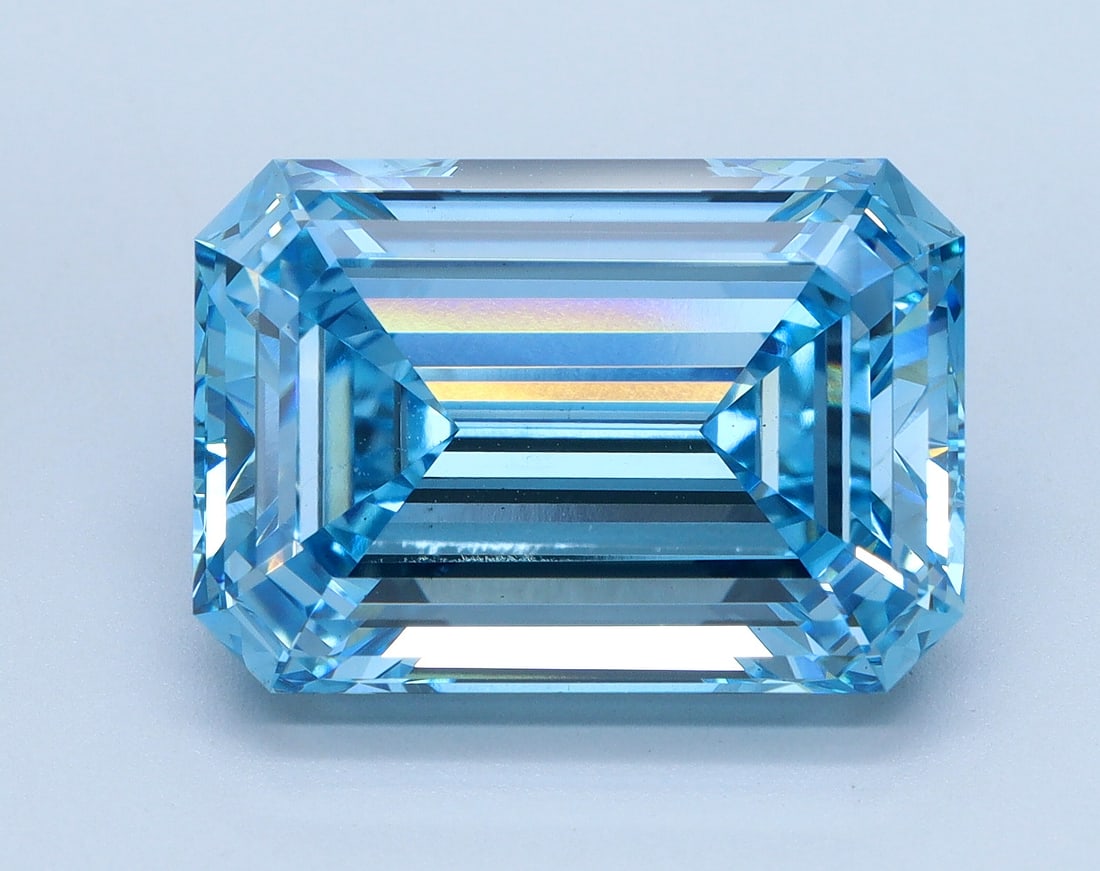Loose Diamond - EMERALD 7.63ct BLUE VS1: Loose Diamond - EMERALD 7.63ct BLUE VS1 Source: This is a real non-mined Diamond that has been grown in a lab Shape: EMERALD Carats: 7.63 Color: BLUE Clarity: VS1 Certification: IGI Condition: Pre-Own