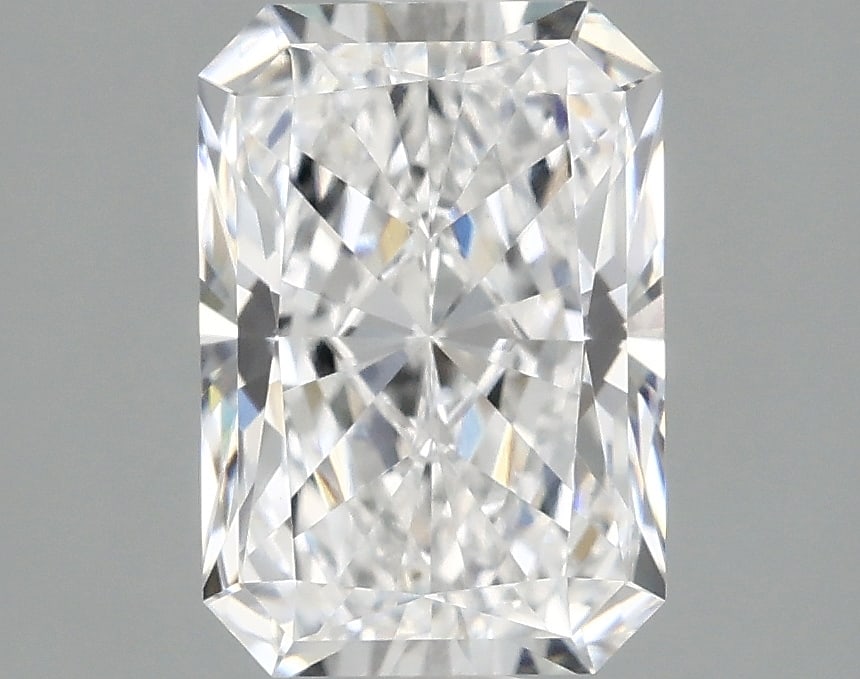 Loose Diamond - RADIANT 1.7ct D VVS2: Loose Diamond - RADIANT 1.7ct D VVS2 Source: This is a real non-mined Diamond that has been grown in a lab Shape: RADIANT Carats: 1.7 Color: D Clarity: VVS2 Certification: IGI Condition: Pre-Owned PLE