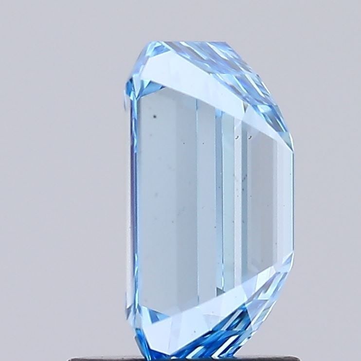 Loose Diamond - EMERALD 1.71ct Fancy Vivid Blue VS1: Loose Diamond - EMERALD 1.71ct Fancy Vivid Blue VS1 Source: This is a real non-mined Diamond that has been grown in a lab Shape: EMERALD Carats: 1.71 Color: Fancy Vivid Blue Certification: IGI Video:
