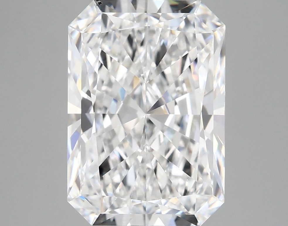 Loose Diamond - RADIANT 4.19ct D VS2: Loose Diamond - RADIANT 4.19ct D VS2 Source: This is a real non-mined Diamond that has been grown in a lab Shape: RADIANT Carats: 4.19 Color: D Clarity: VS2 Certification: IGI Condition: Pre-Owned PLE