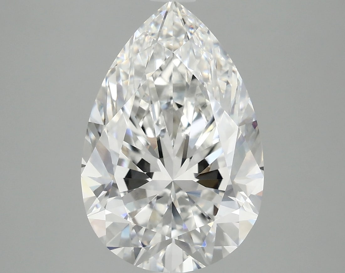 Loose Diamond - PEAR 4.55ct E VVS2: Loose Diamond - PEAR 4.55ct E VVS2 Source: This is a real non-mined Diamond that has been grown in a lab Shape: PEAR Carats: 4.55 Color: E Clarity: VVS2 Certification: IGI Condition: Pre-Owned PLEASE 