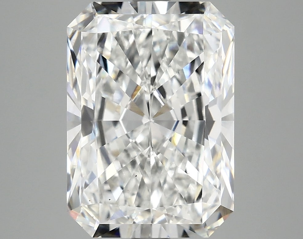 Loose Diamond - RADIANT 4.1ct E VS2: Loose Diamond - RADIANT 4.1ct E VS2 Source: This is a real non-mined Diamond that has been grown in a lab Shape: RADIANT Carats: 4.1 Color: E Clarity: VS2 Certification: IGI Condition: Pre-Owned PLEAS