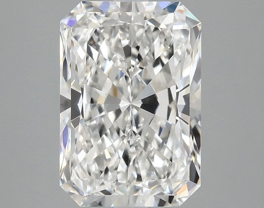 Loose Diamond - RADIANT 3.04ct E VVS1: Loose Diamond - RADIANT 3.04ct E VVS1 Source: This is a real non-mined Diamond that has been grown in a lab Shape: RADIANT Carats: 3.04 Color: E Clarity: VVS1 Certification: IGI Condition: Pre-Owned P