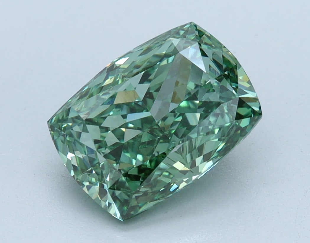 Loose Diamond - CUSHION 2.01ct GREEN VS2: Loose Diamond - CUSHION 2.01ct GREEN VS2 Source: This is a real non-mined Diamond that has been grown in a lab Shape: CUSHION Carats: 2.01 Color: GREEN Clarity: VS2 Certification: IGI Condition: Pre-O