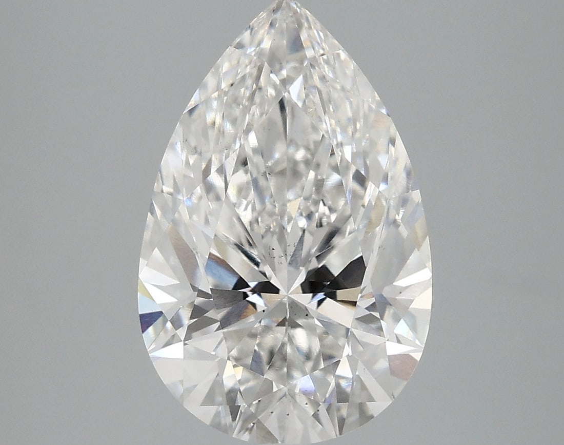 Loose Diamond - PEAR 3.92ct E VS2: Loose Diamond - PEAR 3.92ct E VS2 Source: This is a real non-mined Diamond that has been grown in a lab Shape: PEAR Carats: 3.92 Color: E Clarity: VS2 Certification: IGI Condition: Pre-Owned PLEASE NO