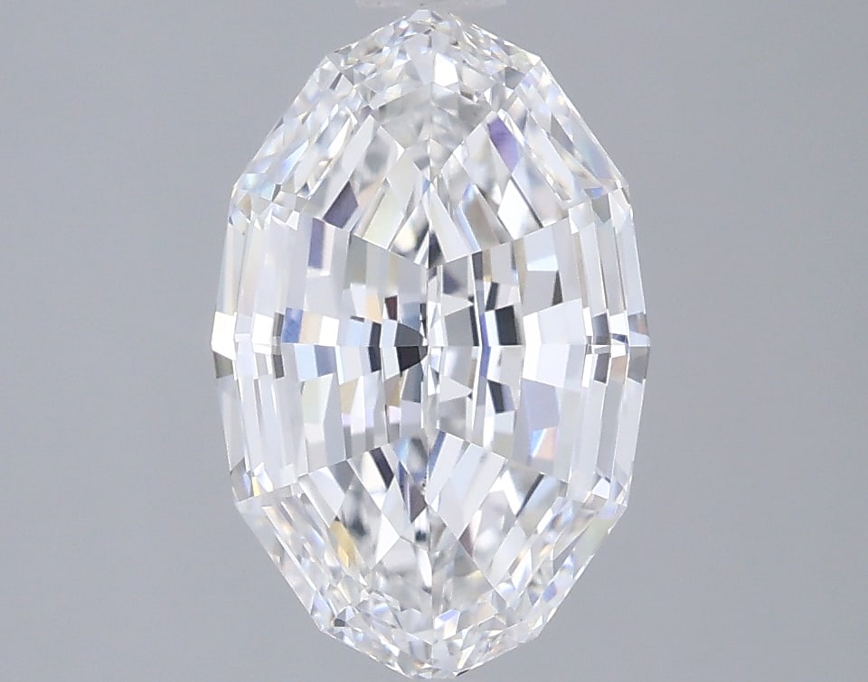 Loose Diamond - OVAL STEP CUT 2.66ct D VS1: Loose Diamond - OVAL STEP CUT 2.66ct D VS1 Source: This is a real non-mined Diamond that has been grown in a lab Shape: OVAL STEP CUT Carats: 2.66 Color: D Clarity: VS1 Certification: IGI Condition: P