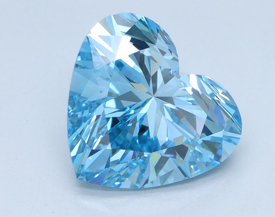Loose Diamond - HEART 3.09ct BLUE VVS2: Loose Diamond - HEART 3.09ct BLUE VVS2 Source: This is a real non-mined Diamond that has been grown in a lab Shape: HEART Carats: 3.09 Color: BLUE Clarity: VVS2 Certification: IGI Condition: Pre-Owned