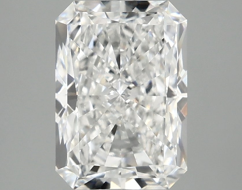 Loose Diamond - RADIANT 2.4ct E VS1: Loose Diamond - RADIANT 2.4ct E VS1 Source: This is a real non-mined Diamond that has been grown in a lab Shape: RADIANT Carats: 2.4 Color: E Clarity: VS1 Certification: IGI Condition: Pre-Owned PLEAS