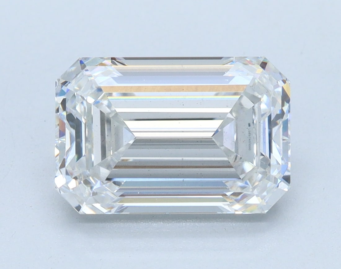 Loose Diamond - EMERALD 2.7ct E VS2: Loose Diamond - EMERALD 2.7ct E VS2 Source: This is a real non-mined Diamond that has been grown in a lab Shape: EMERALD Carats: 2.7 Color: E Clarity: VS2 Certification: IGI Condition: Pre-Owned PLEAS