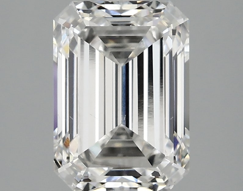 Loose Diamond - EMERALD 2.47ct E VS2: Loose Diamond - EMERALD 2.47ct E VS2 Source: This is a real non-mined Diamond that has been grown in a lab Shape: EMERALD Carats: 2.47 Color: E Clarity: VS2 Certification: IGI Condition: Pre-Owned