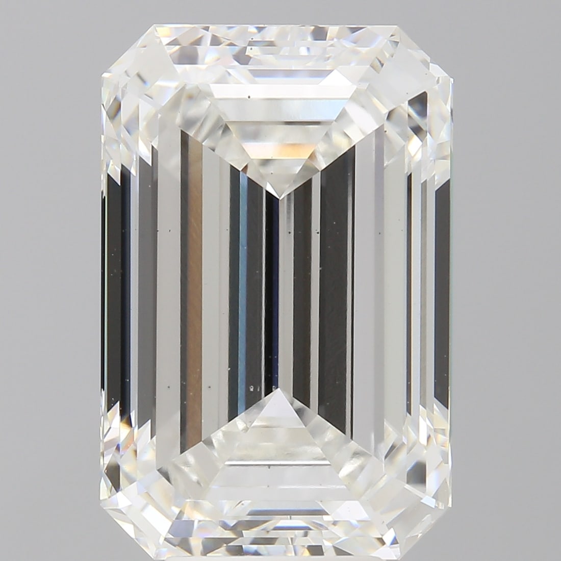 Loose Diamond - EMERALD 8.51ct E VS2: Loose Diamond - EMERALD 8.51ct E VS2 Source: This is a real non-mined Diamond that has been grown in a lab Shape: EMERALD Carats: 8.51 Color: E Clarity: VS2 Certification: IGI Condition: Pre-Owned PLE