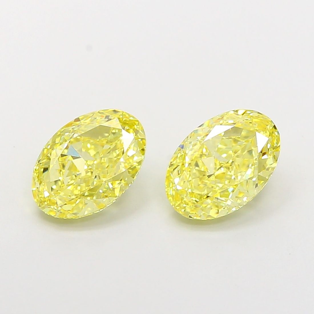 Loose Diamond - OVAL 2.04ct Fancy Intense Yellow VS1: Loose Diamond - OVAL 2.04ct Fancy Intense Yellow VS1 Source: This is a real non-mined Diamond that has been grown in a lab Shape: OVAL Carats: 2.04 Color: Fancy Intense Yellow Certification: IGI Video