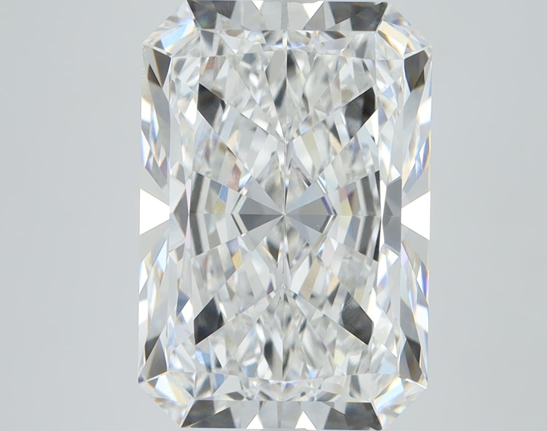 Loose Diamond - RADIANT 6.58ct E VVS2: Loose Diamond - RADIANT 6.58ct E VVS2 Source: This is a real non-mined Diamond that has been grown in a lab Shape: RADIANT Carats: 6.58 Color: E Clarity: VVS2 Certification: GIA Condition: Pre-Owned P