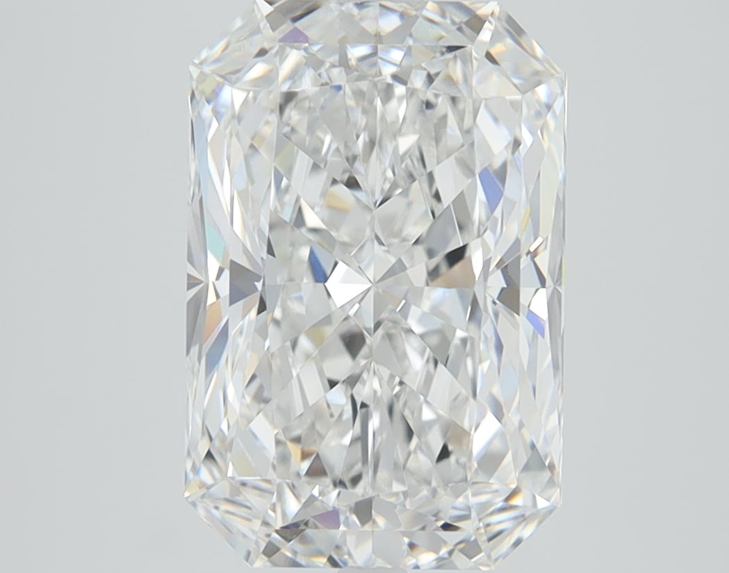 Loose Diamond - RADIANT 3.72ct D VVS1: Loose Diamond - RADIANT 3.72ct D VVS1 Source: This is a real non-mined Diamond that has been grown in a lab Shape: RADIANT Carats: 3.72 Color: D Clarity: VVS1 Certification: IGI Condition: Pre-Owned P