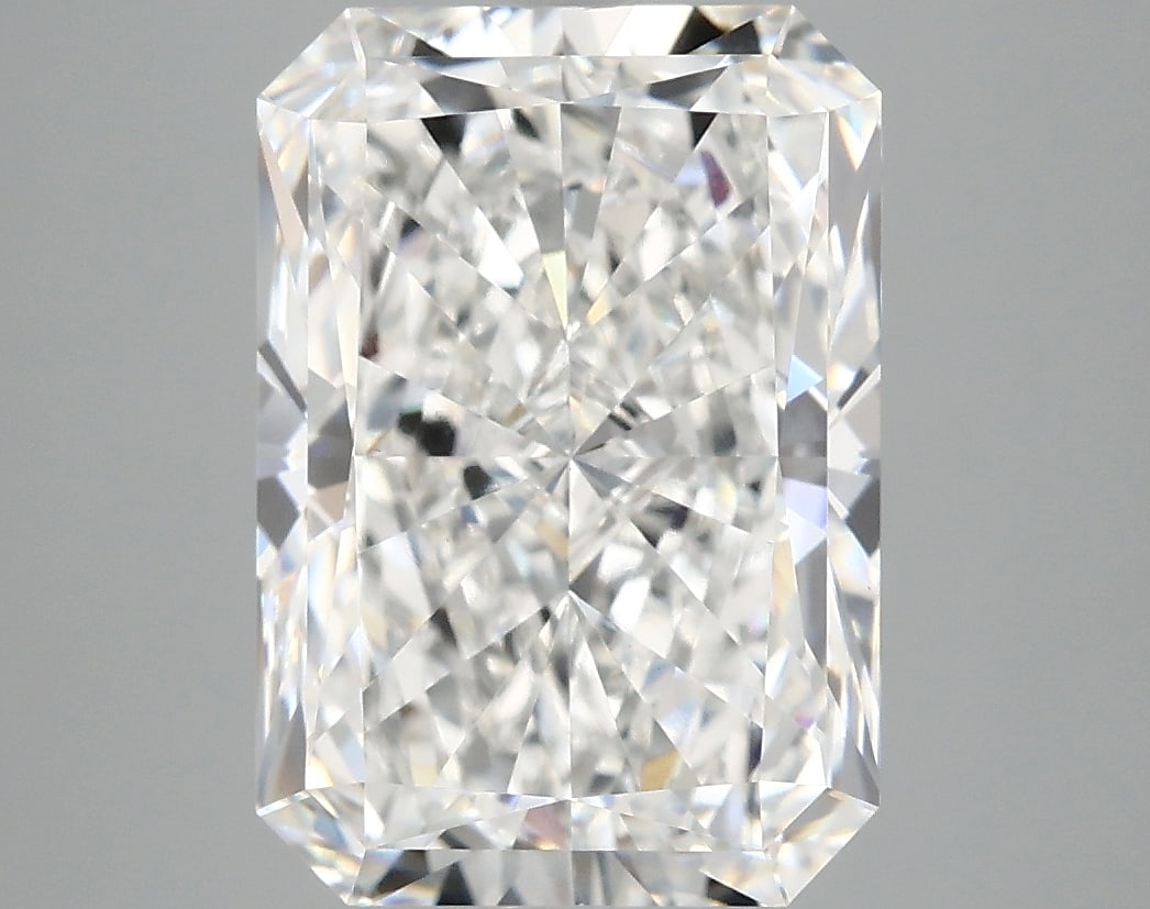 Loose Diamond - RADIANT 5.09ct E VS1: Loose Diamond - RADIANT 5.09ct E VS1 Source: This is a real non-mined Diamond that has been grown in a lab Shape: RADIANT Carats: 5.09 Color: E Clarity: VS1 Certification: IGI Condition: Pre-Owned PLE