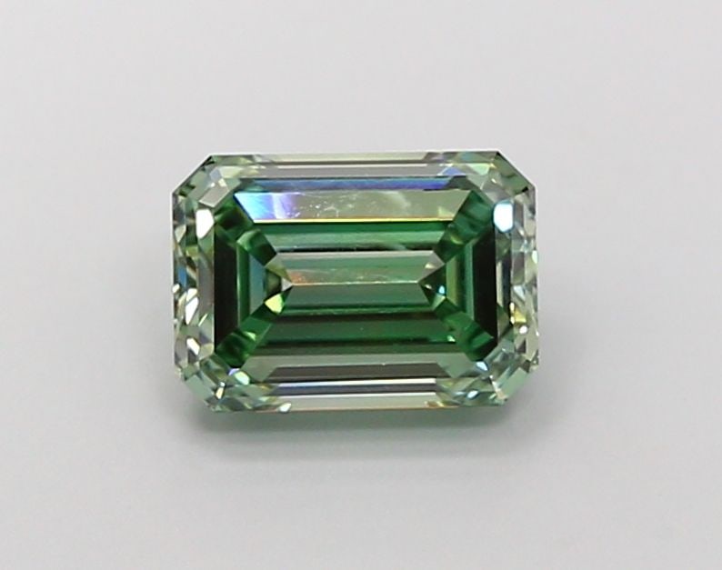 Loose Diamond - EMERALD 2.5ct Fancy Intense Green VS2: Loose Diamond - EMERALD 2.5ct Fancy Intense Green VS2 Source: This is a real non-mined Diamond that has been grown in a lab Shape: EMERALD Carats: 2.5 Color: Fancy Intense Green Certification: IGI Vid