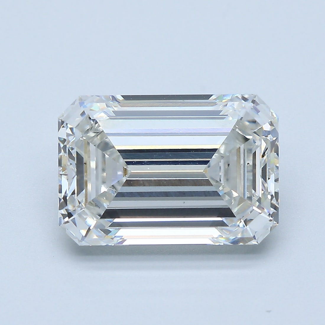 Loose Diamond - EMERALD 5.65ct F VS2: Loose Diamond - EMERALD 5.65ct F VS2 Source: This is a real non-mined Diamond that has been grown in a lab Shape: EMERALD Carats: 5.65 Color: F Clarity: VS2 Certification: IGI Condition: Pre-Owned PLE
