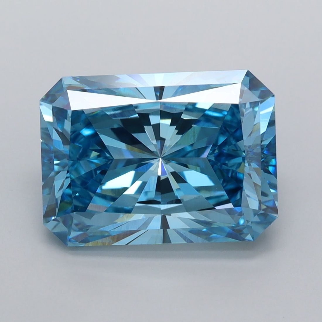 Loose Diamond - RADIANT 5.06ct Fancy Vivid Blue VVS2: Loose Diamond - RADIANT 5.06ct Fancy Vivid Blue VVS2 Source: This is a real non-mined Diamond that has been grown in a lab Shape: RADIANT Carats: 5.06 Color: Fancy Vivid Blue Certification: IGI Video: