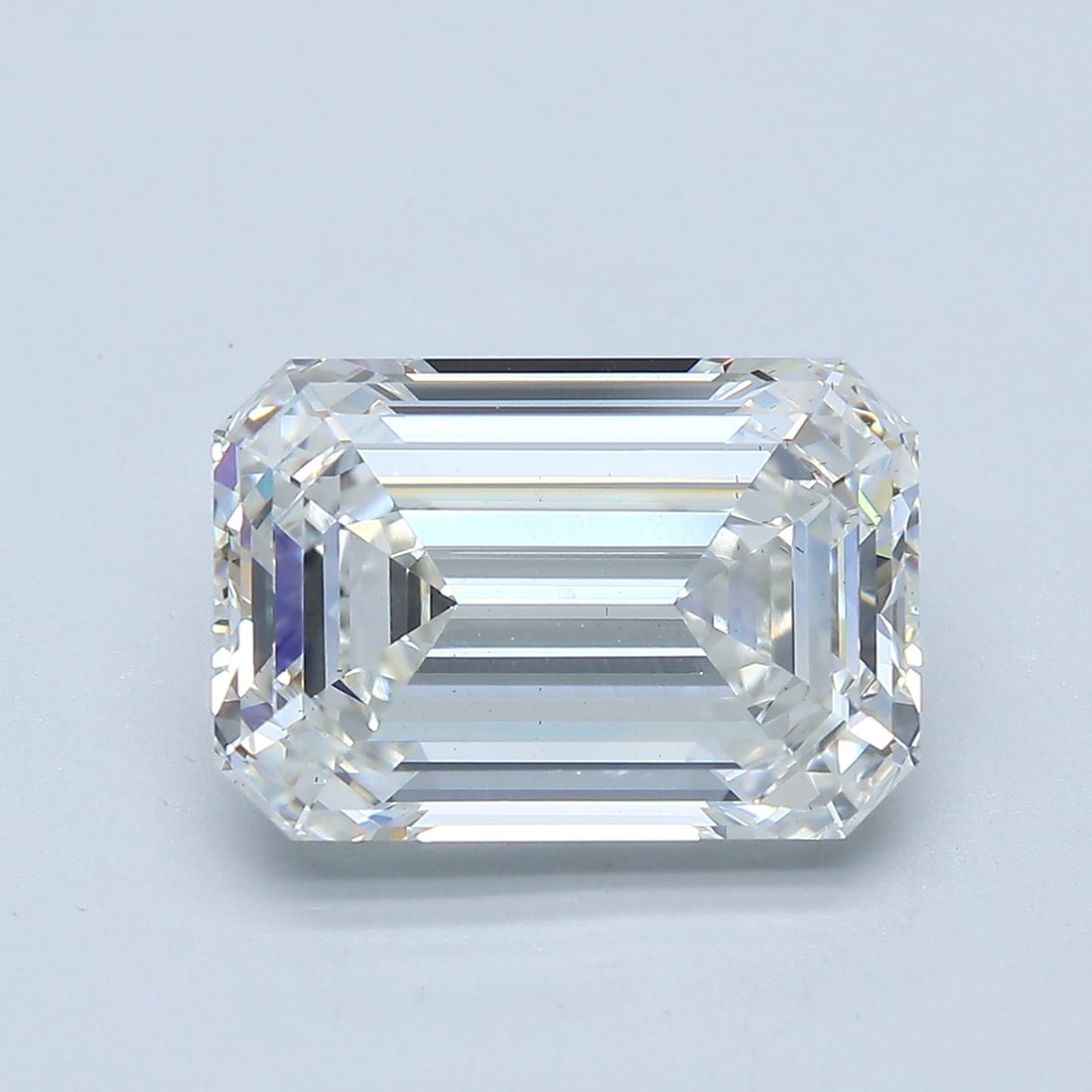 Loose Diamond - EMERALD 5.52ct F VS2: Loose Diamond - EMERALD 5.52ct F VS2 Source: This is a real non-mined Diamond that has been grown in a lab Shape: EMERALD Carats: 5.52 Color: F Clarity: VS2 Certification: IGI Condition: Pre-Owned PLE