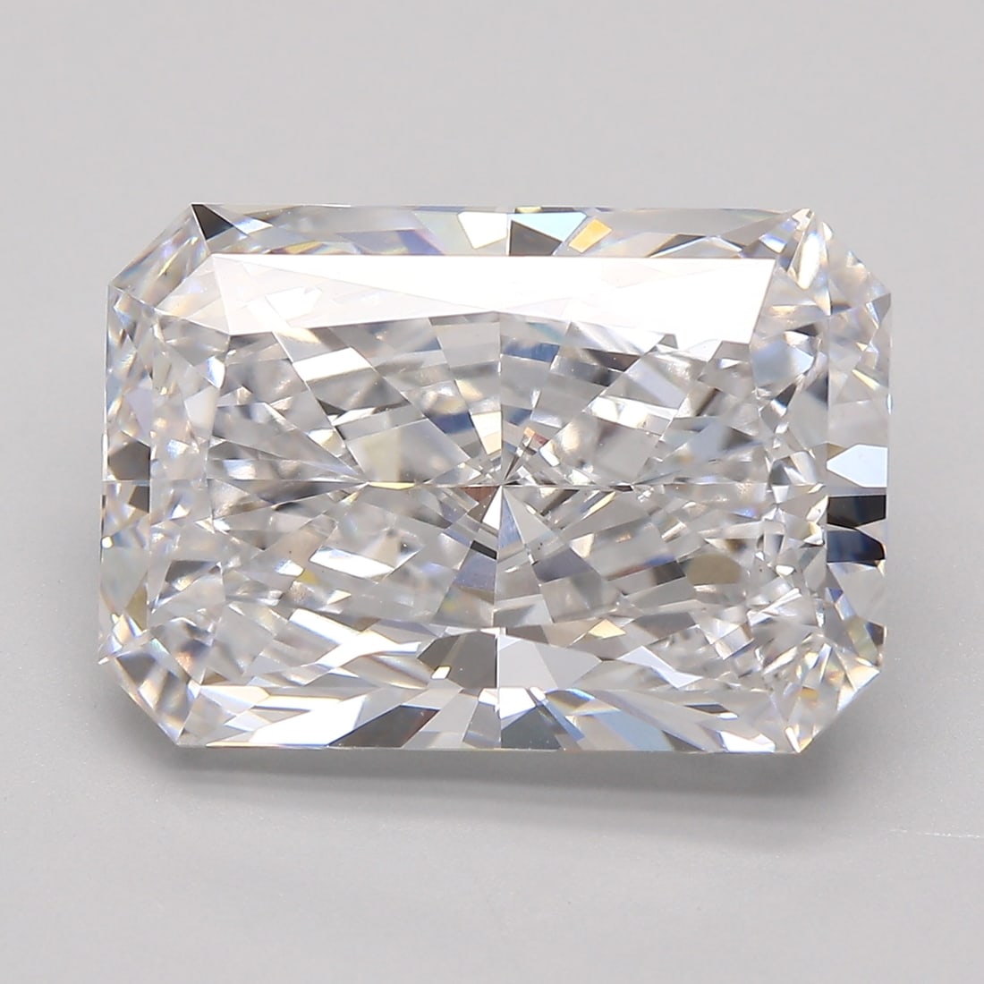 Loose Diamond - RADIANT 9.01ct F VS1: Loose Diamond - RADIANT 9.01ct F VS1 Source: This is a real non-mined Diamond that has been grown in a lab Shape: RADIANT Carats: 9.01 Color: F Clarity: VS1 Certification: GIA Condition: Pre-Owned PLE